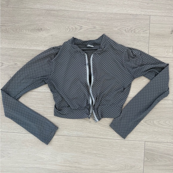 Gray Textured Cropped Jacket - Picture 1 of 4